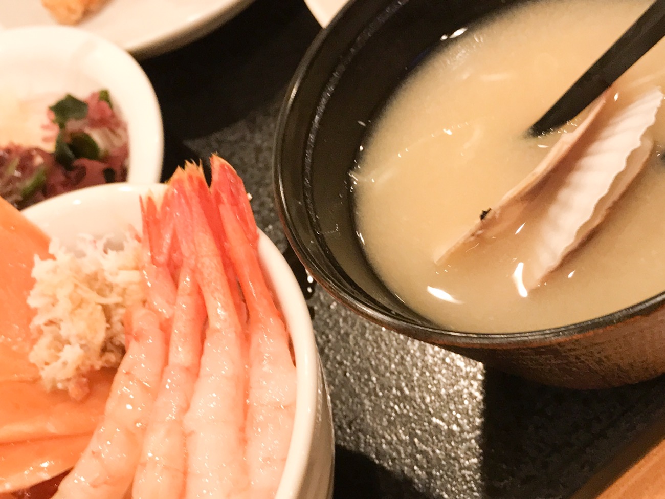 ドーミーイン札幌の朝食　帆立の味噌汁