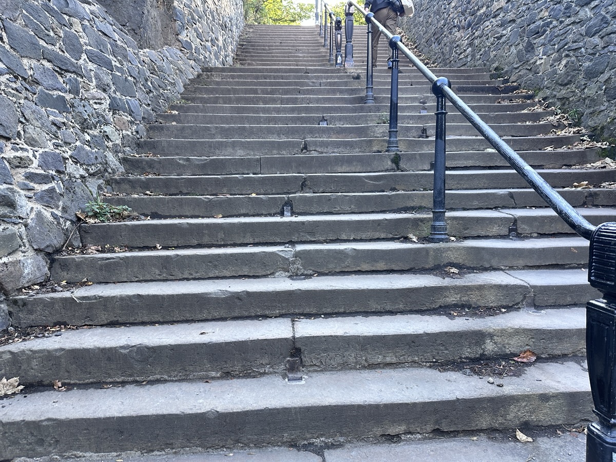 カールトンヒルへの階段