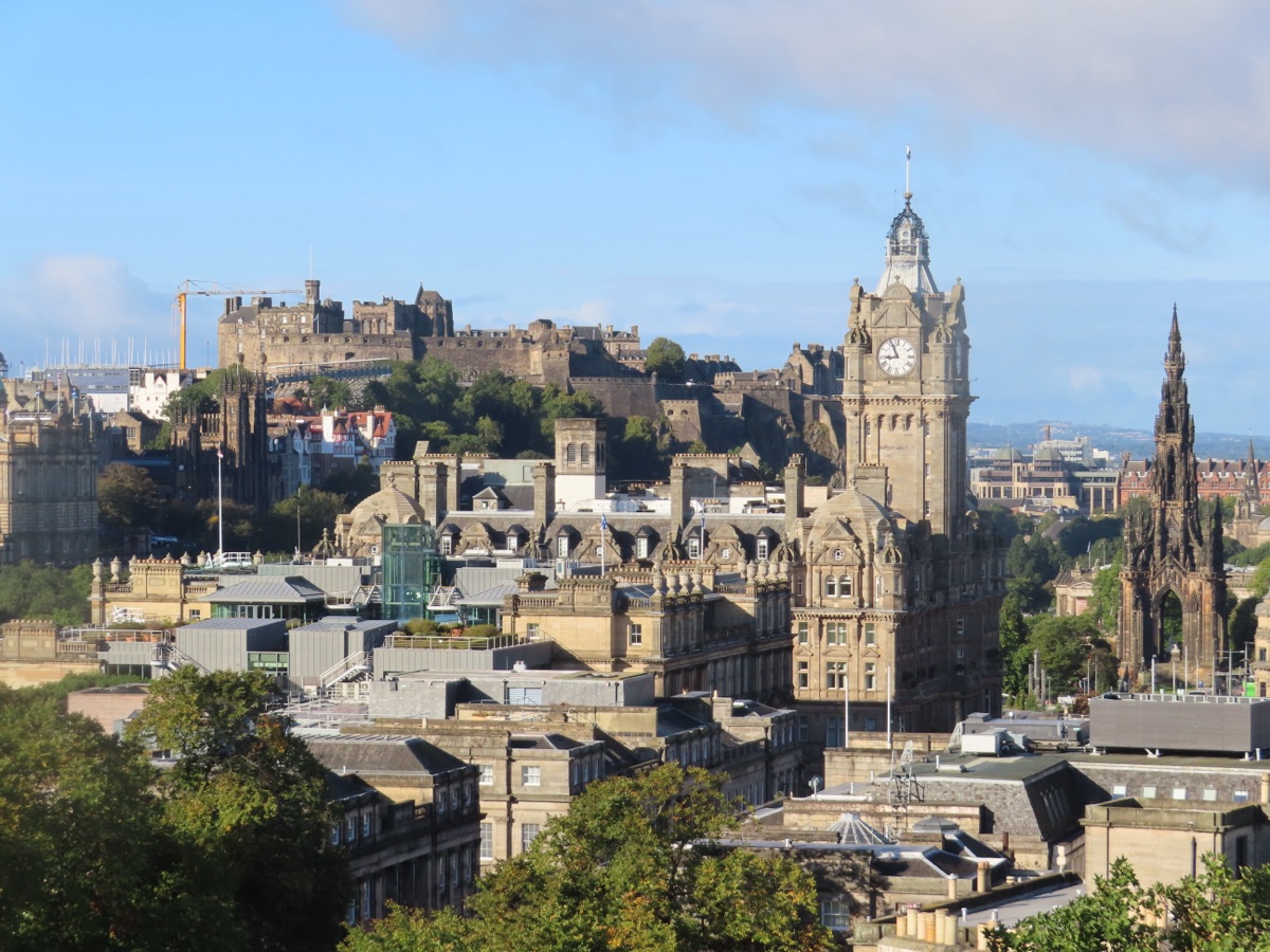 カールトンヒルから見るエディンバラ城